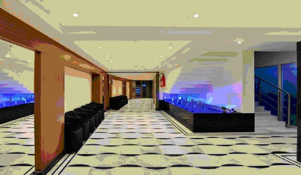 Comfort Inn Sunset Ahmedabad Bagian luar foto