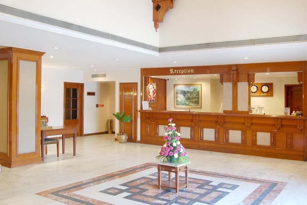 Comfort Inn Sunset Ahmedabad Bagian luar foto