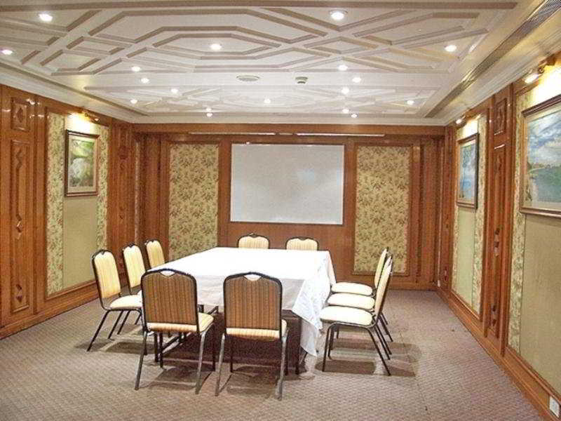 Comfort Inn Sunset Ahmedabad Bagian luar foto