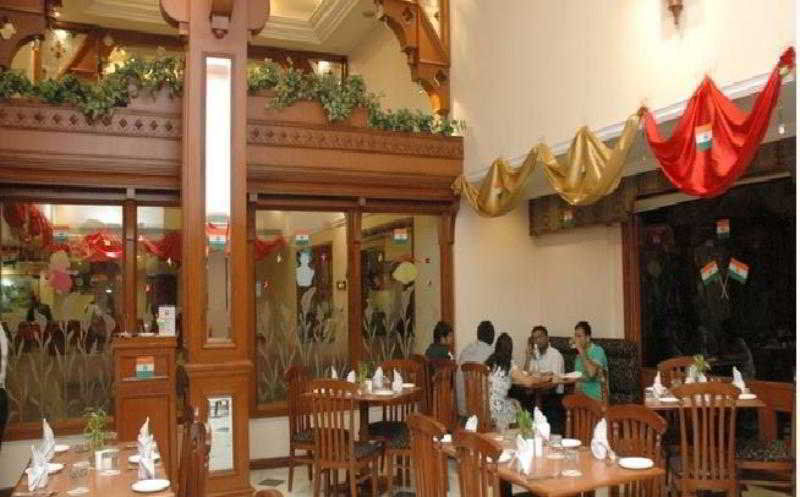 Comfort Inn Sunset Ahmedabad Bagian luar foto