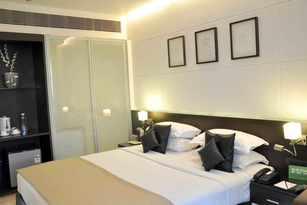 Comfort Inn Sunset Ahmedabad Bagian luar foto