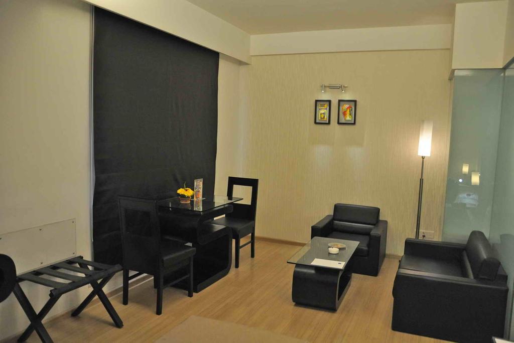 Comfort Inn Sunset Ahmedabad Bagian luar foto