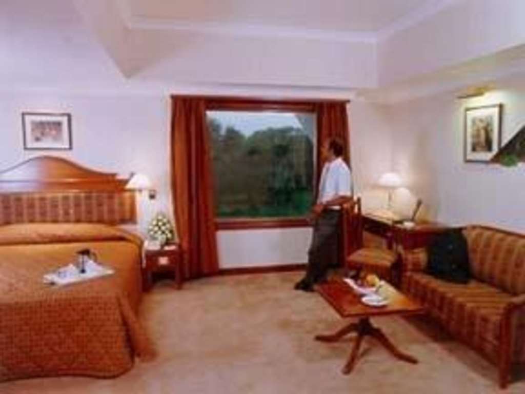 Comfort Inn Sunset Ahmedabad Ruang foto