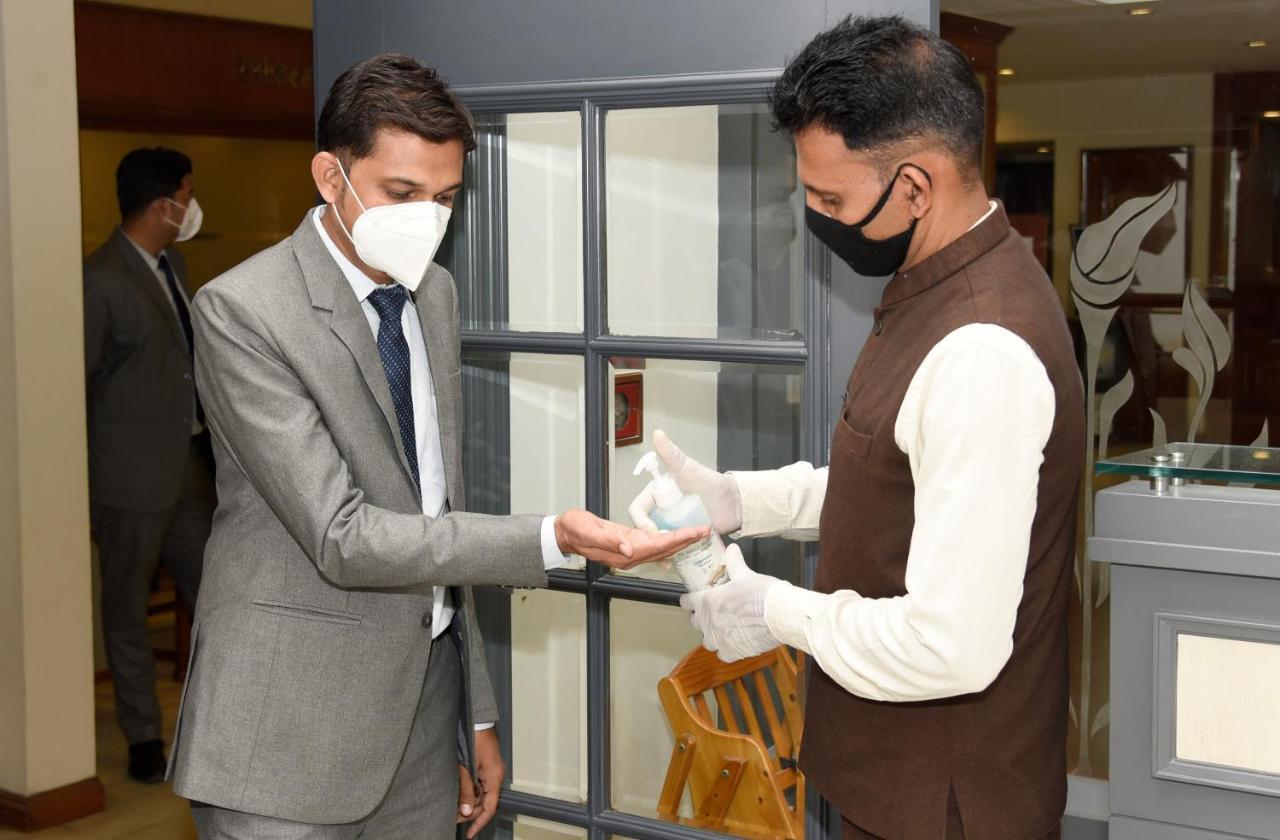 Comfort Inn Sunset Ahmedabad Bagian luar foto